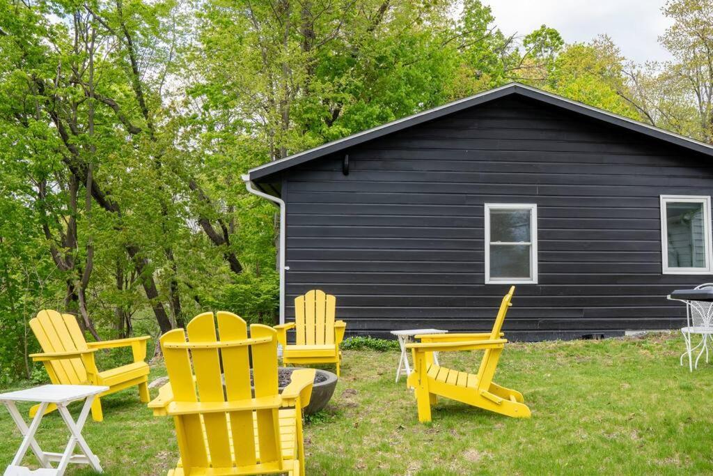 Campfire Cottage Fireplace, Fire Pit & No Chores! Кингстон Экстерьер фото